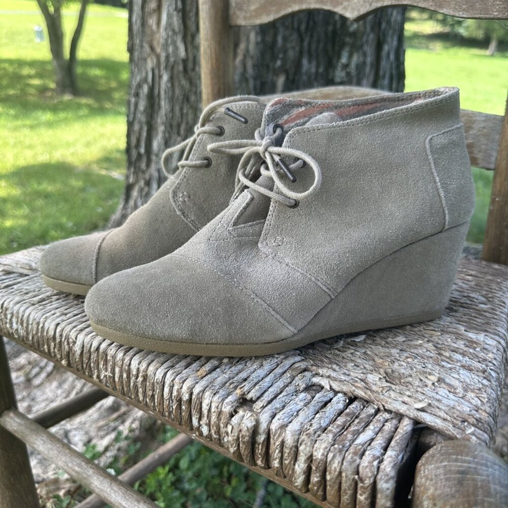 TOMS Kala Desert Tan Wedge Booties size 9.5W (Fits like a 10)